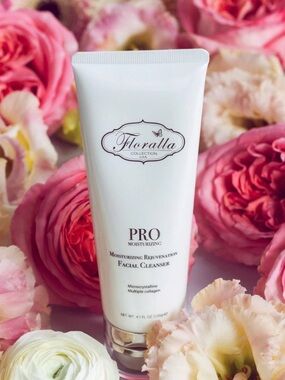 Moisturizing rejuvenation facial cleanser